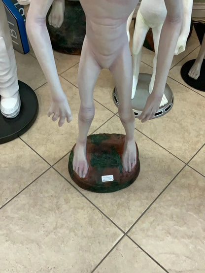 Alien Encounter Life Size Statue