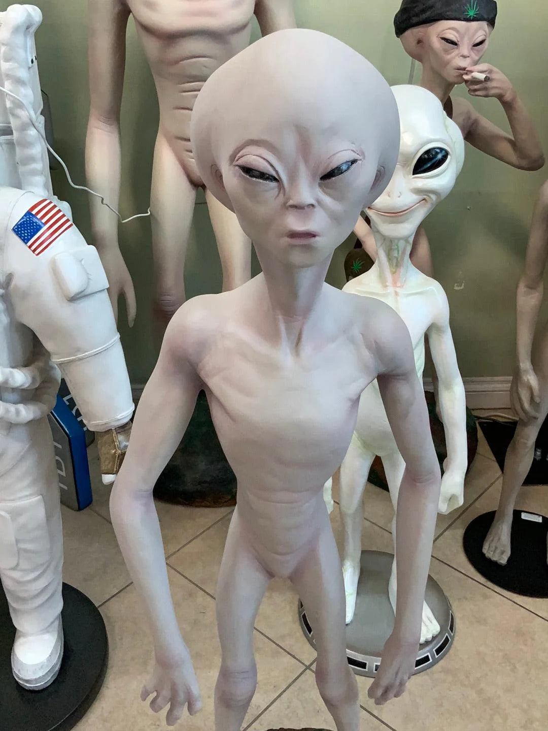 Alien Encounter Life Size Statue