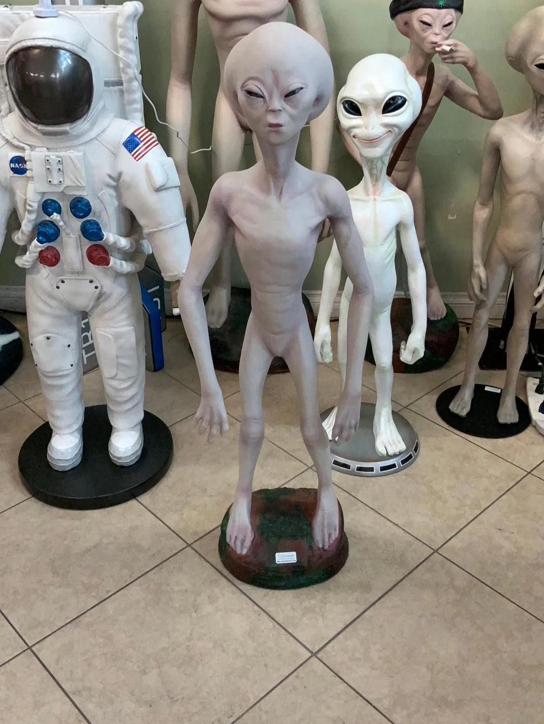 Alien Encounter Life Size Statue