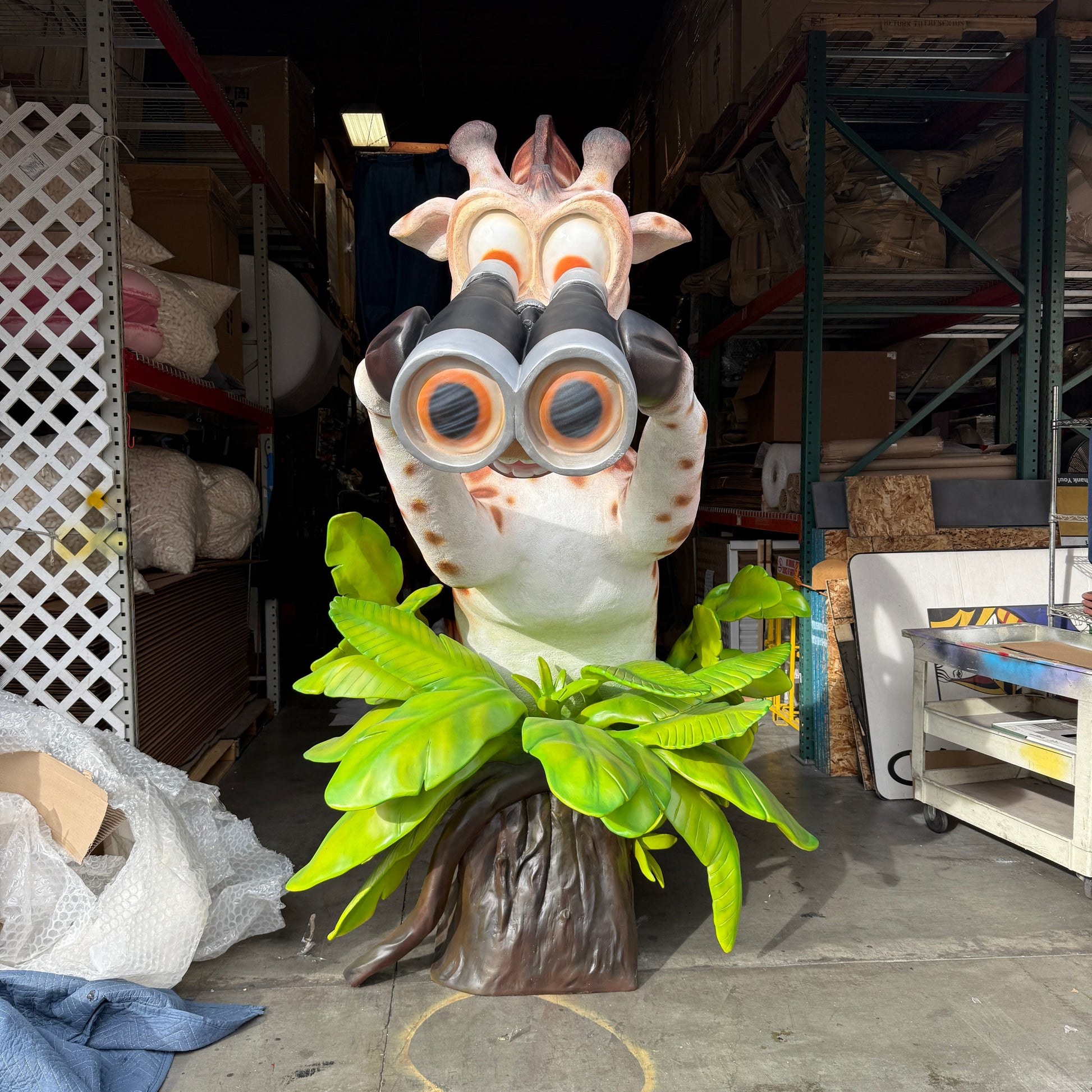 Comic Giraffe Exploring Statue A0890-C057-PT