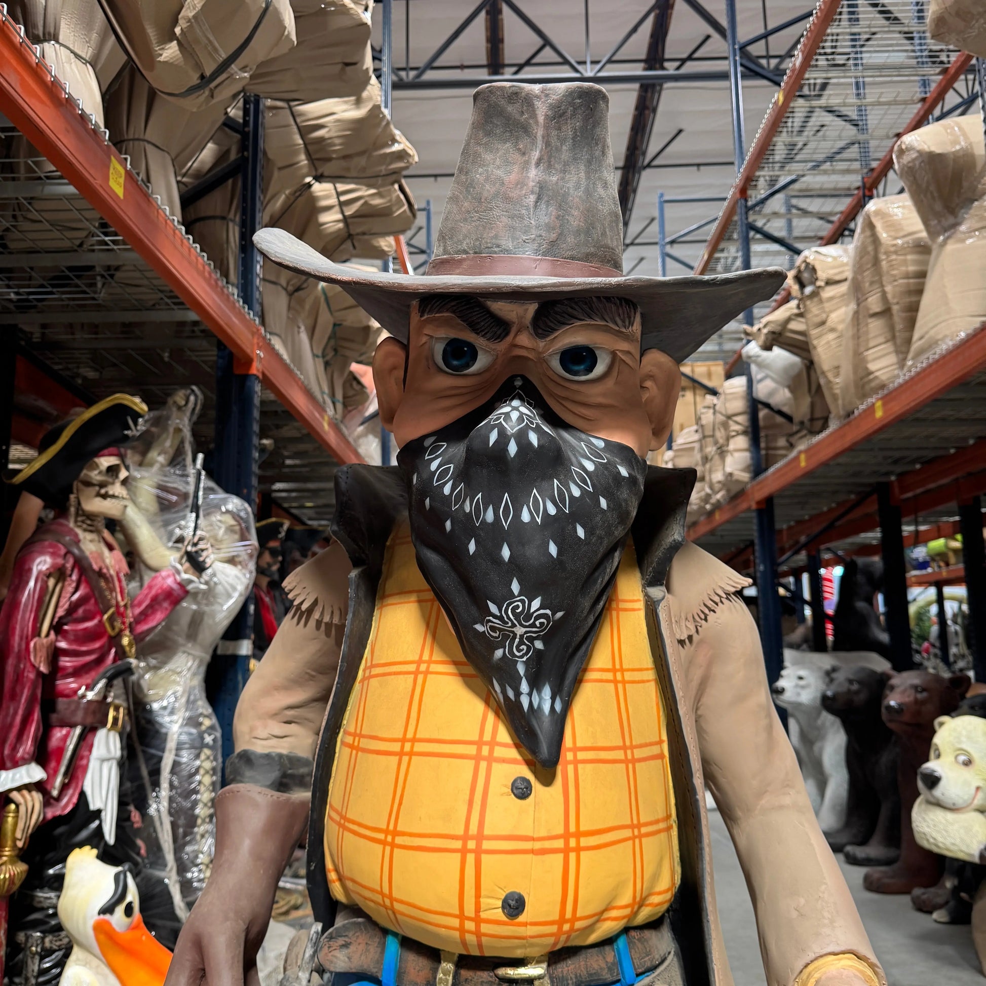 Robber Statue LS273-C182-PT