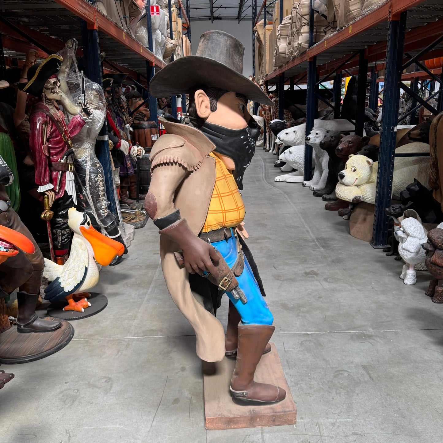 Robber Statue LS273-C182-PT