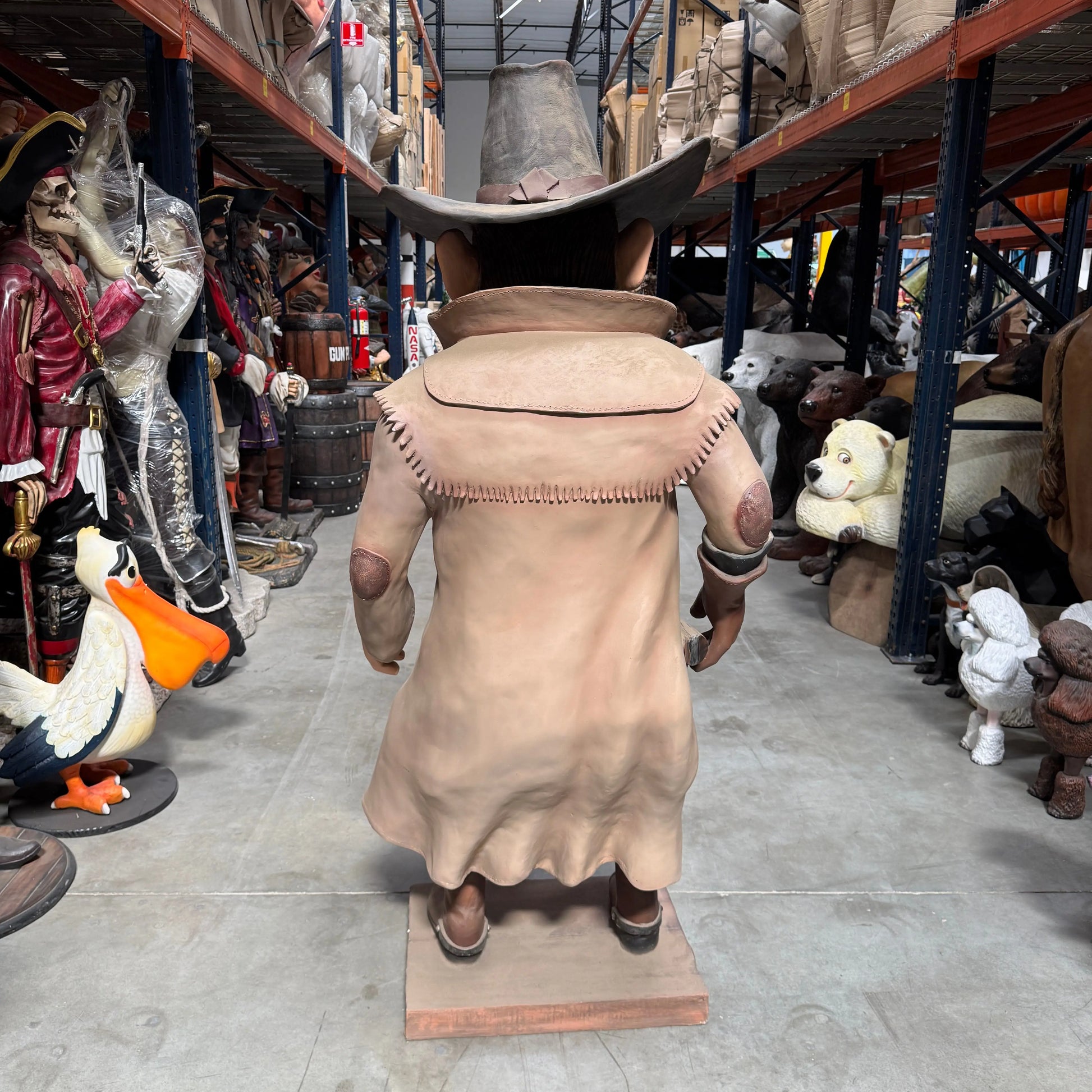 Robber Statue LS273-C182-PT