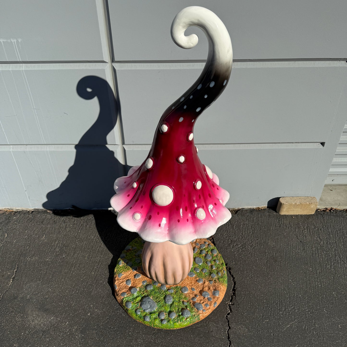 Large Dotted Mushroom Statue