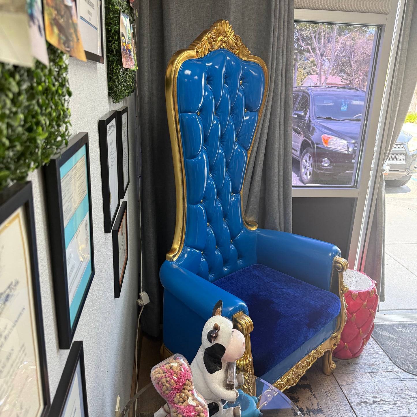 Blue Royal Throne Statue