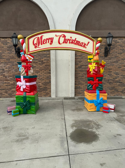 Merry Christmas Gifts Archway Statue