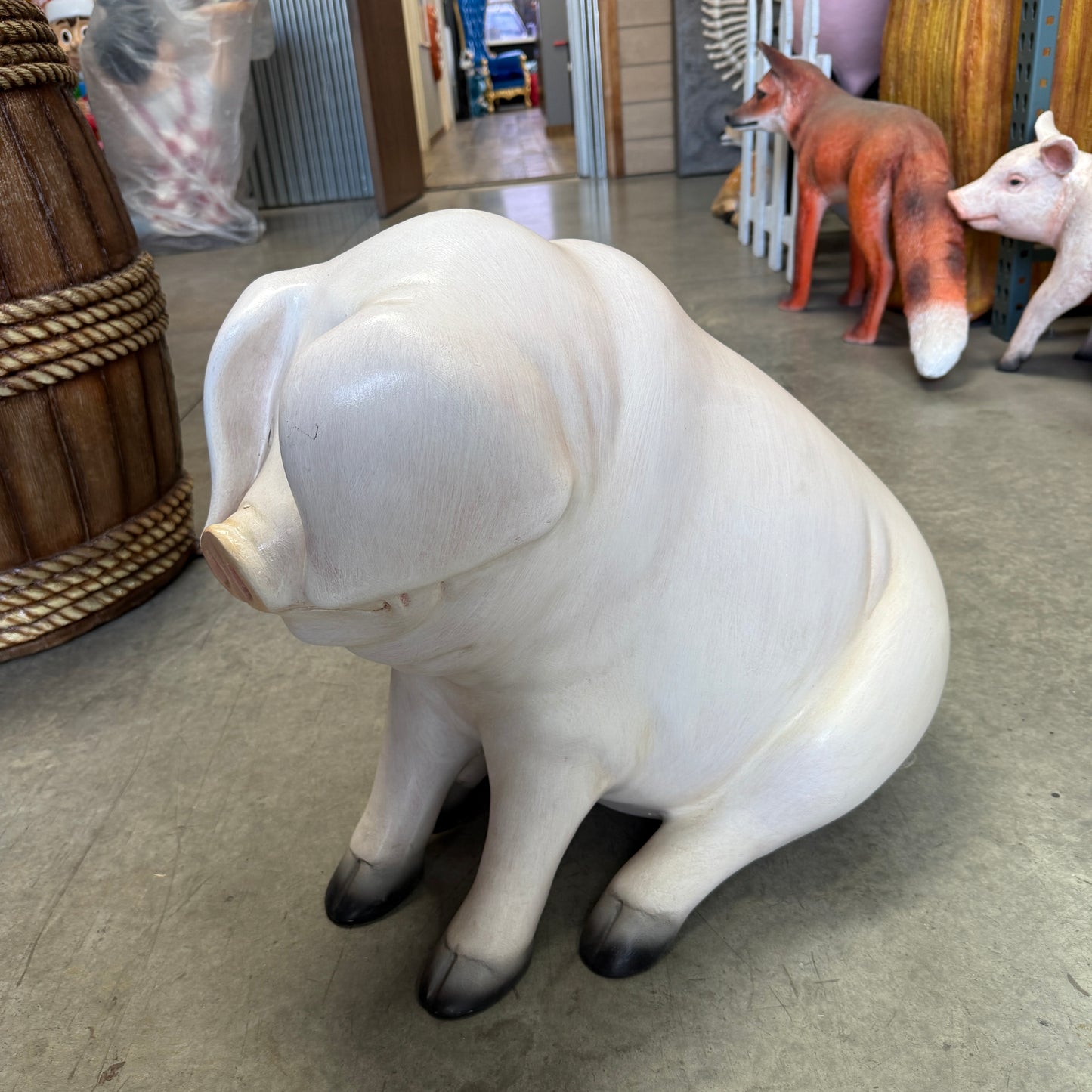 Comic Pig Sitting Statue