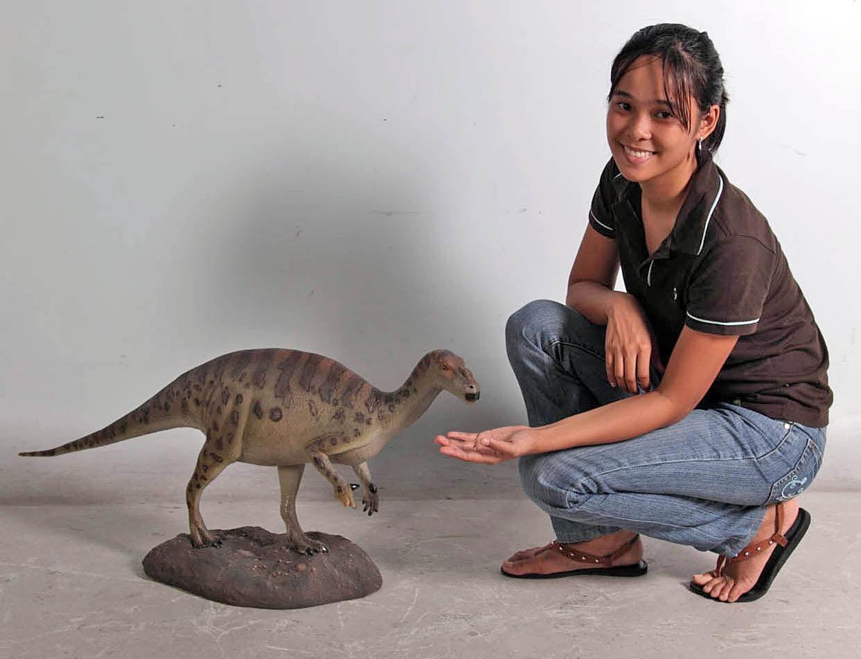 Small Iguanont Dinosaur Statue - LM Treasures Prop Rentals 