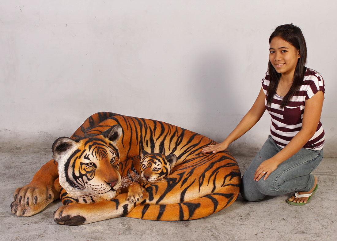 Tiger With Cub Statue - LM Treasures Prop Rentals 