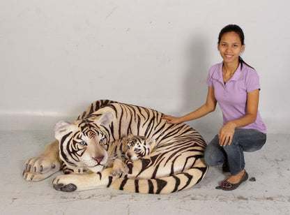 Siberian Tiger With Cub Statue - LM Treasures Prop Rentals 