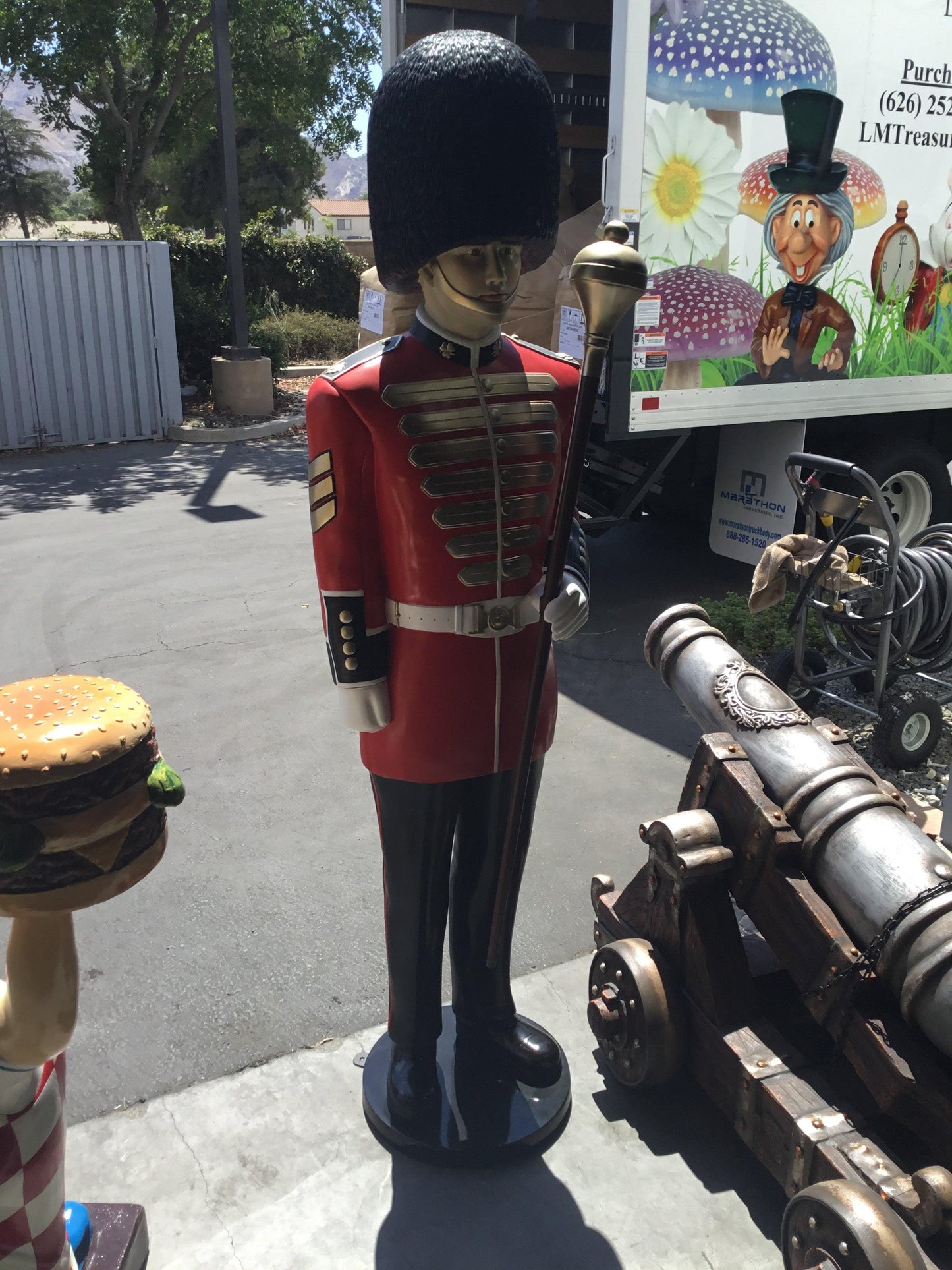 Royal Guard Artillery Officer Statue
