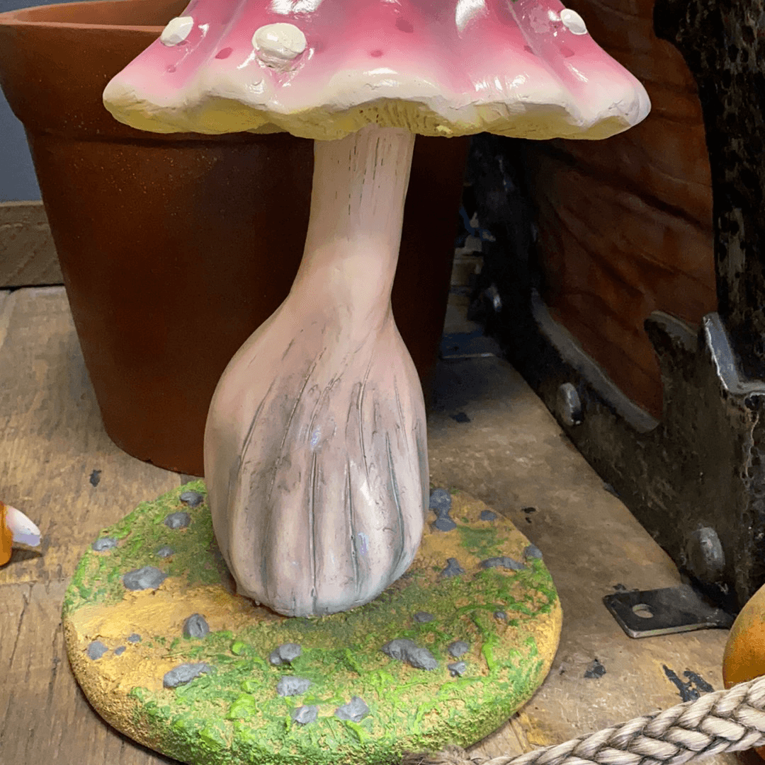 Small Dotted Mushroom Statue